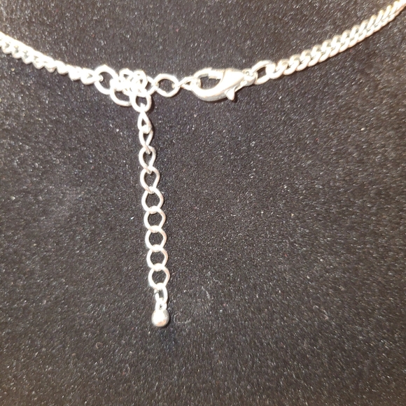 Vintage Inspired Silver Tone Filigree Lace Floral Bib Statement Necklace - Picture 5 of 5